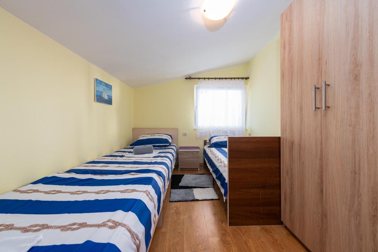 Apartmani Zlata Вир Екстериор снимка